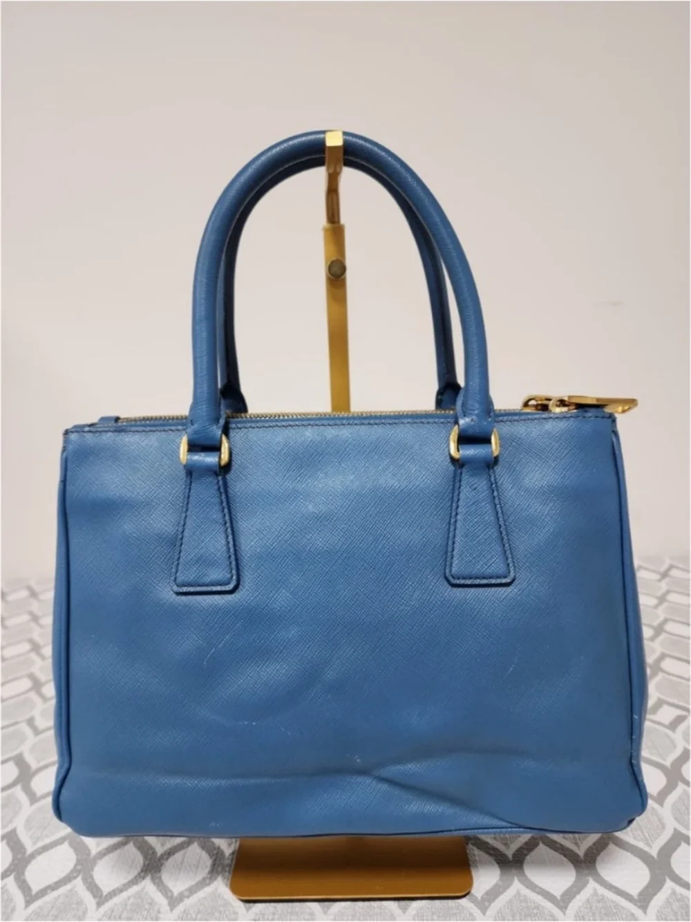 Prada this authentic